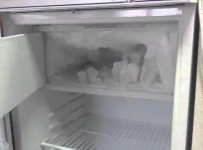 Можно ли включать холодильник если пробита морозилка