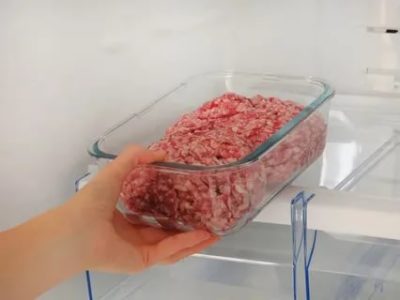 Как правильно хранить сырое мясо в холодильнике