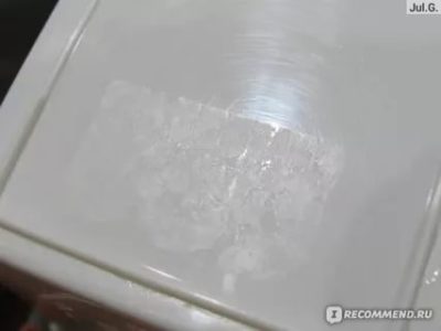 Как убрать следы скотча с холодильника