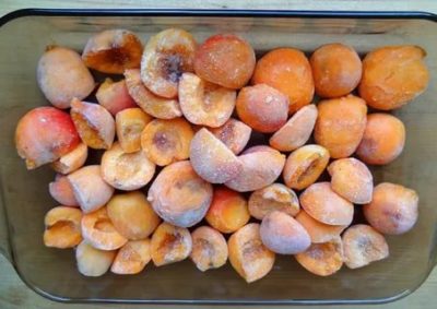 Как заморозить абрикосы и персики на зиму