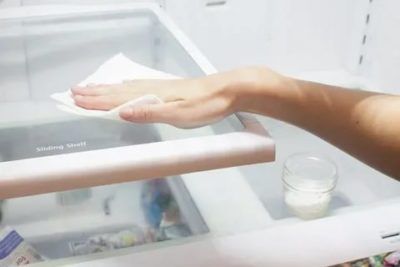 Как избавиться от запаха пластмассы в холодильнике