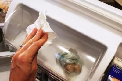Как очистить поверхность холодильника