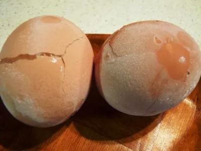 Как правильно заморозить вареные яйца