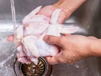 Нужно ли мыть мясо после разморозки