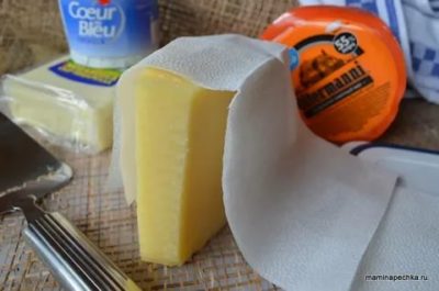 Как хранить твердый сыр в холодильнике долго