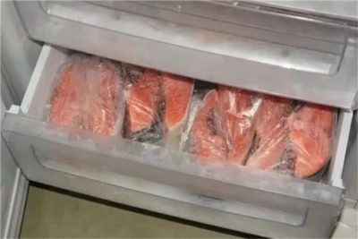 Сколько можно хранить в холодильнике соленую семгу