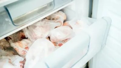 Сколько можно хранить замороженную курицу в морозилке
