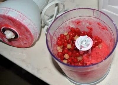 Как можно заморозить красную смородину
