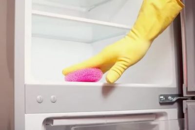 Как удалить пятна с холодильника