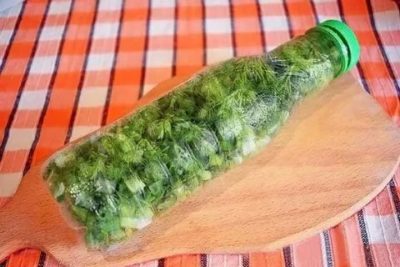 Как заморозить зеленый лук в бутылке