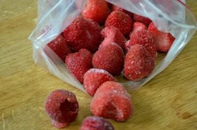 Как правильно заморозить ягоды с сахаром