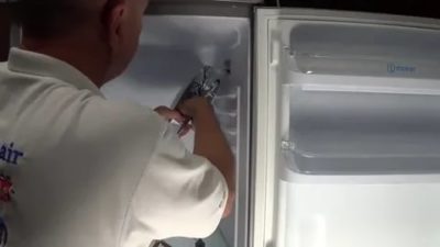 Как поменять лампочку в холодильнике Бош