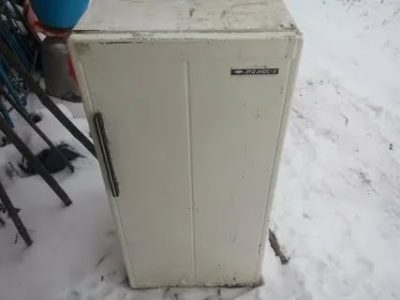 Сколько весит старый холодильник Бирюса