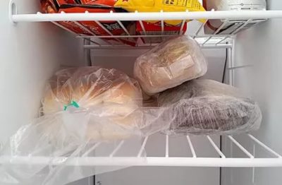 Почему не надо хранить хлеб в холодильнике