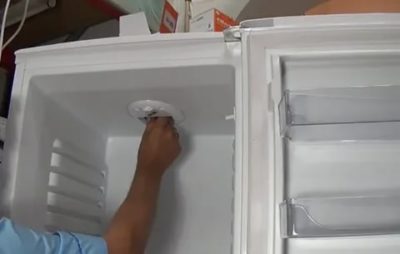 Как поменять лампочку в холодильнике Бош