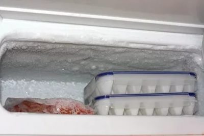 Почему образуется конденсат в холодильнике